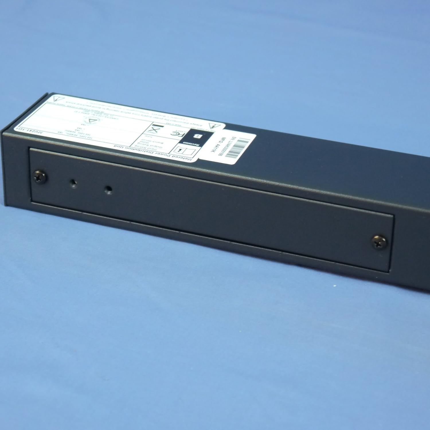 Leviton MV241-1D1 Metered 24 Receptacle Vertical Power Distribution Unit 1-Phase PDU 20A 120V