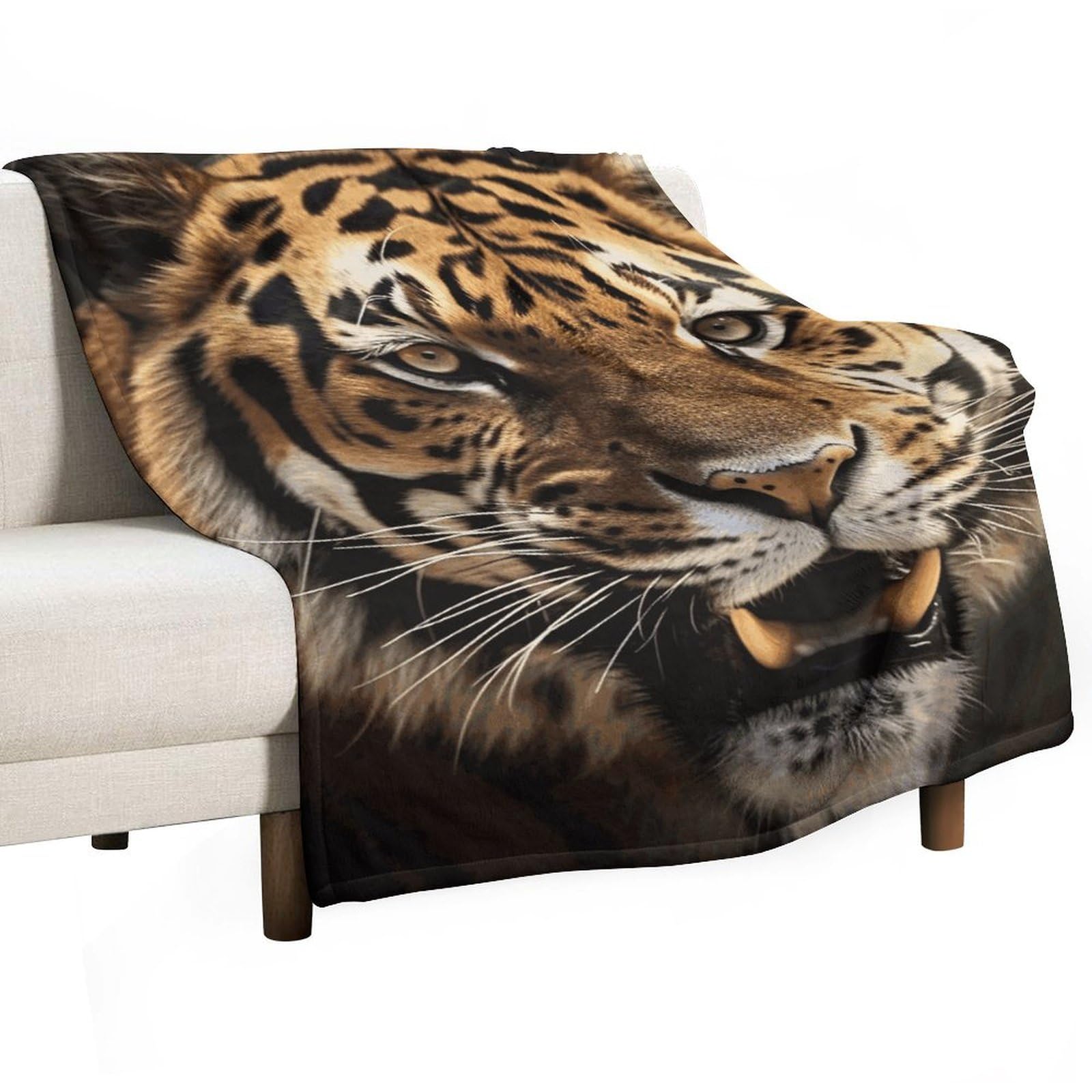 Couverture flanelle tigre douillette contre le froid sur le canapé