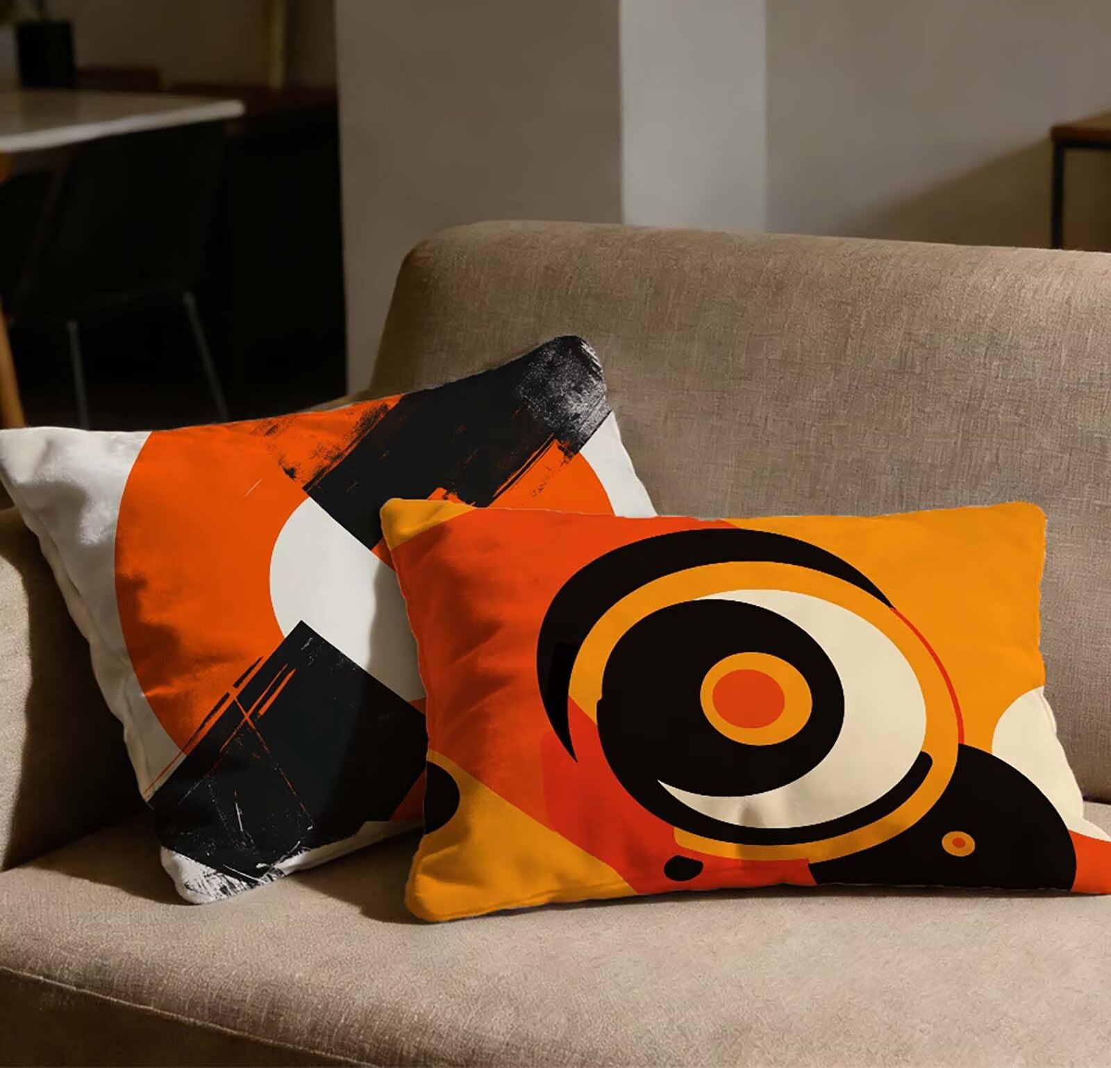 Velours doux pour cette taie d'oreiller 40x80 chic couleur orange brûlé de style géométrique