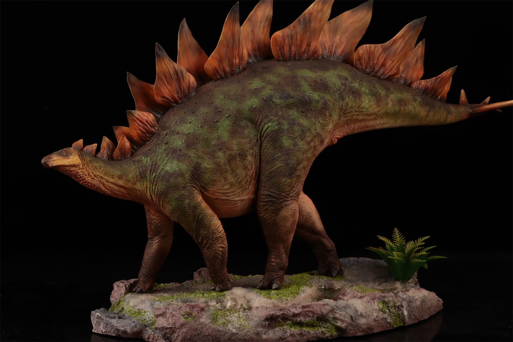 大きなステゴサウルス★AAA 恐竜フィギュア Amazon.co.jp: 1/20 サイズ ステゴサウルス 恐竜 フィギュア 大きい