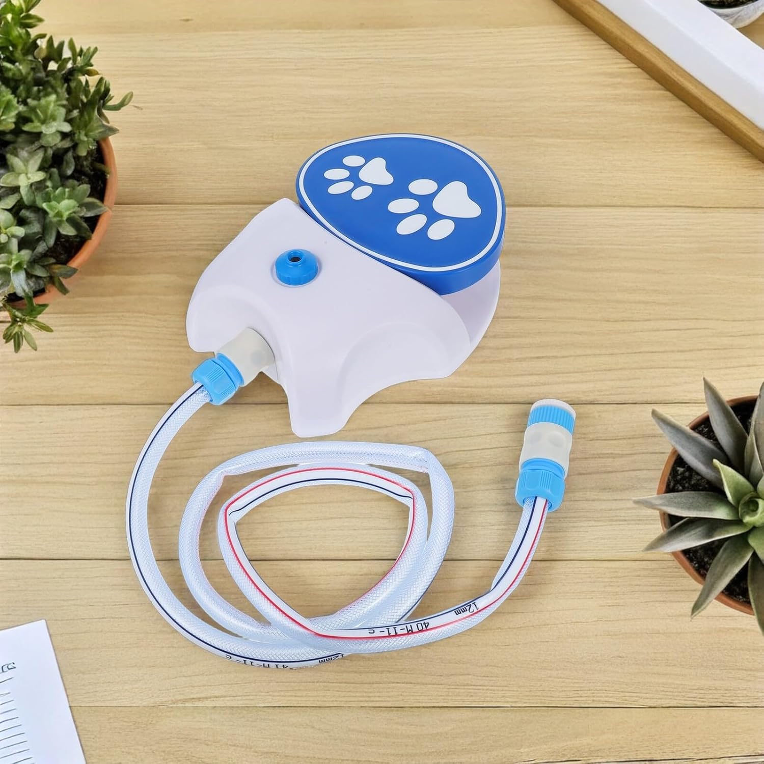 BESPORTBLE Dog Outdoor Paw Activated Water Dispenser Portable Pet Water Sprinkler Fresh Drinking Fountain for Hiking Camping Travel