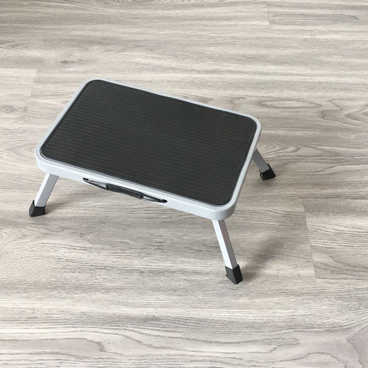 NUOBESTY Taburete de Escalón Portátil de Metal Superficie Antideslizante y Estructura Plegable, Resistente y Compacto para Uso Doméstico en Interiores