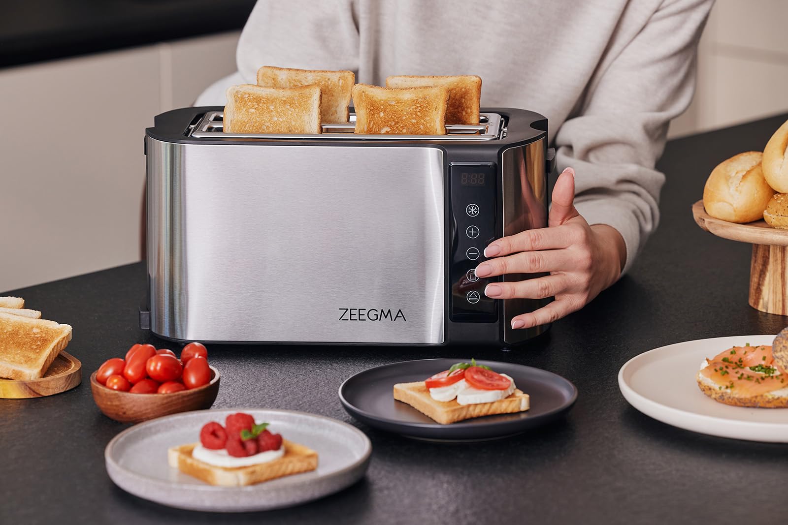 ZEEGMA TOSTEE CHEF Toster do Chleba na 4 Kromki ze Stali Nierdzewnej, Stojak na Bułki 1500 W, Rozmrażanie Odgrzewanie i Stop, Tacka na Okruchy, Wyświetlacz LED Timer, 7 Stopni