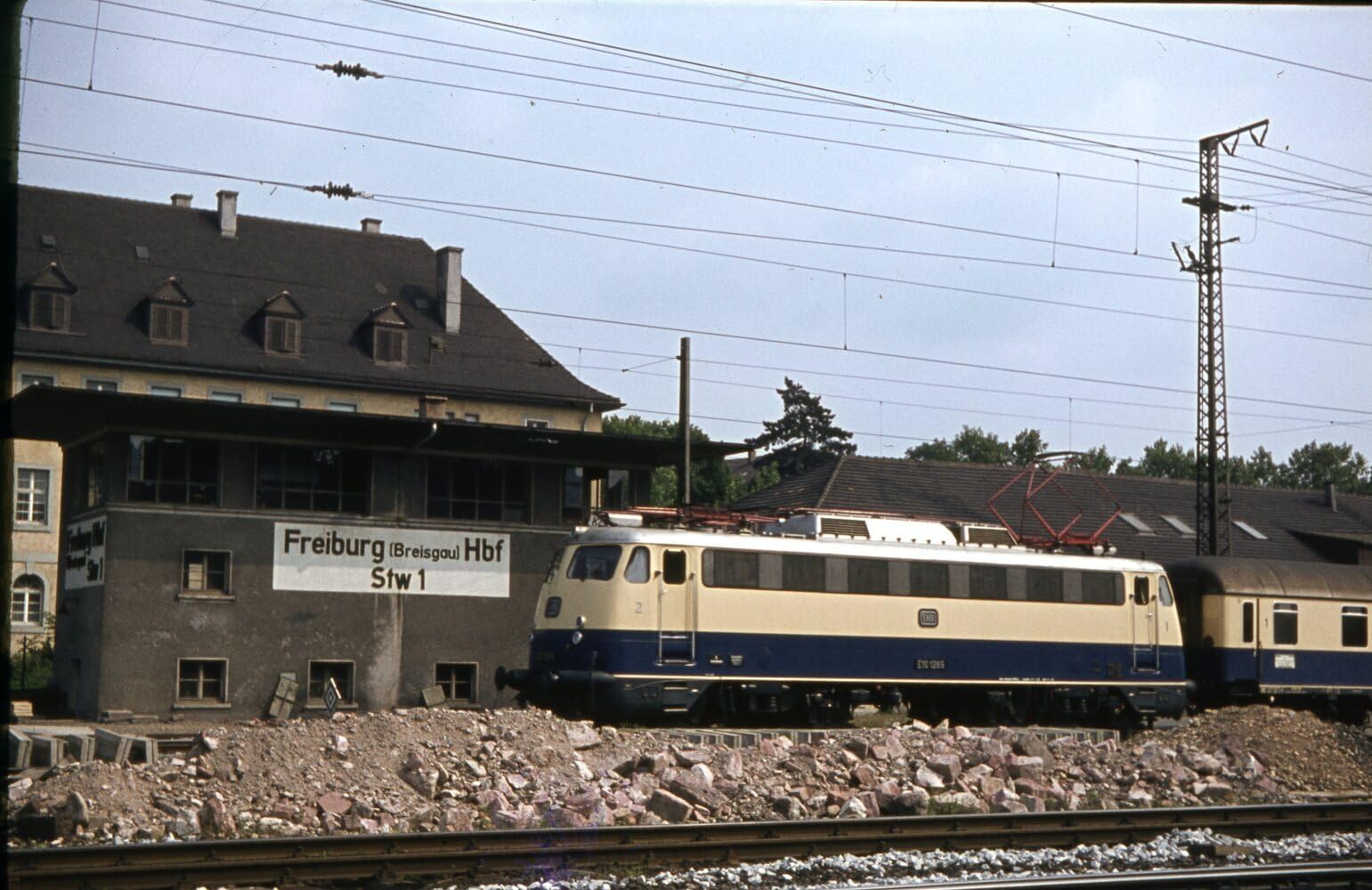 Deutsche Bundesbahn in Farbe Eine Zeitreise durch die Nierentischepoch: Zwischen Deutscher Reichsbahn und Deutscher Bahn AG - die Eisenbahn in der Zeit des Wirtschaftswunders