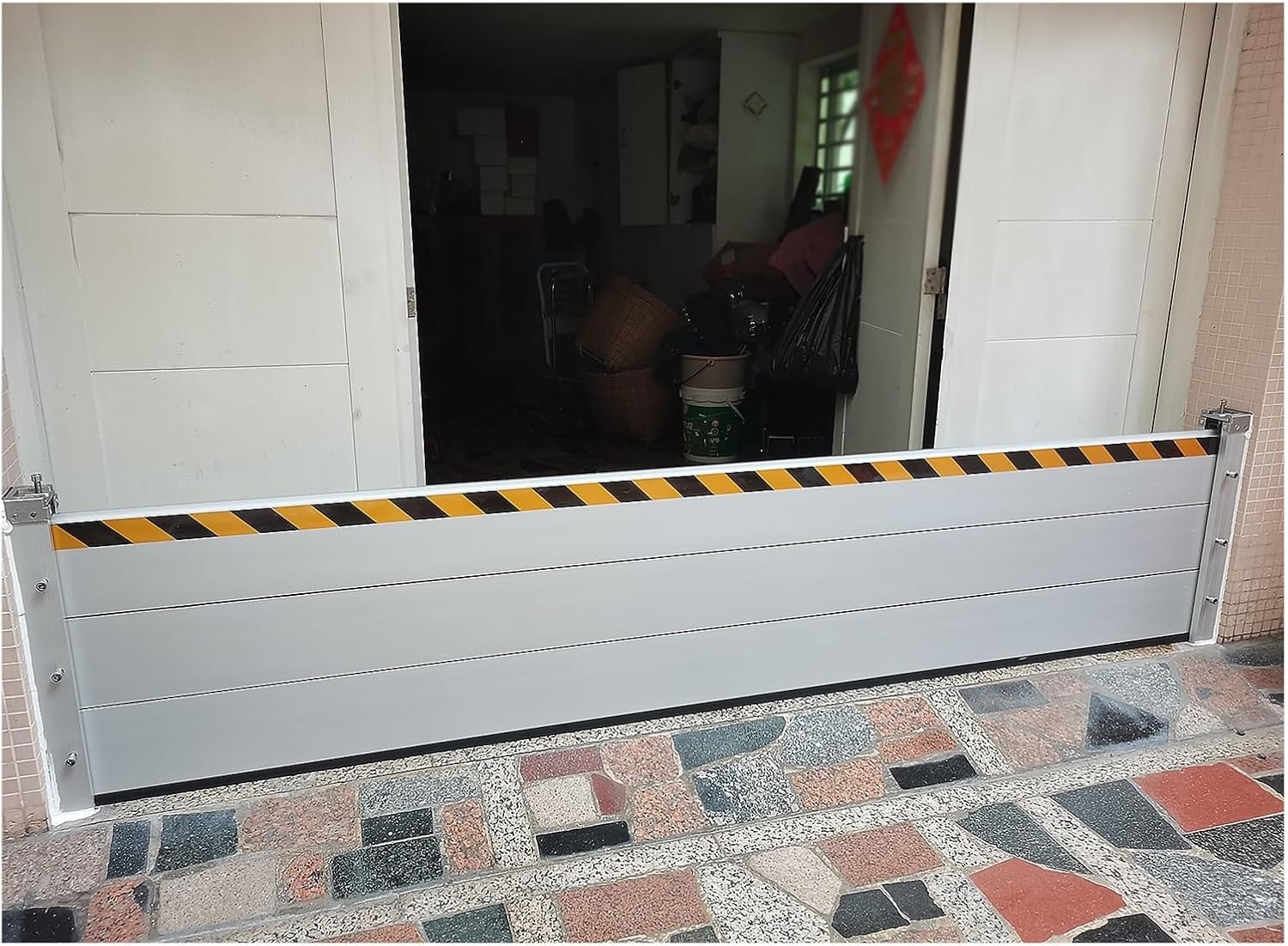 2.6ft 2ft 1.3ft 0.66ft Tall Flood Barriers Shield, Home/Garage Door/Front Doors Temporary Anti-Flood Wall - Detachable & Reusable, Aluminum Threshold Water Dams, with Reflective Warning STRI