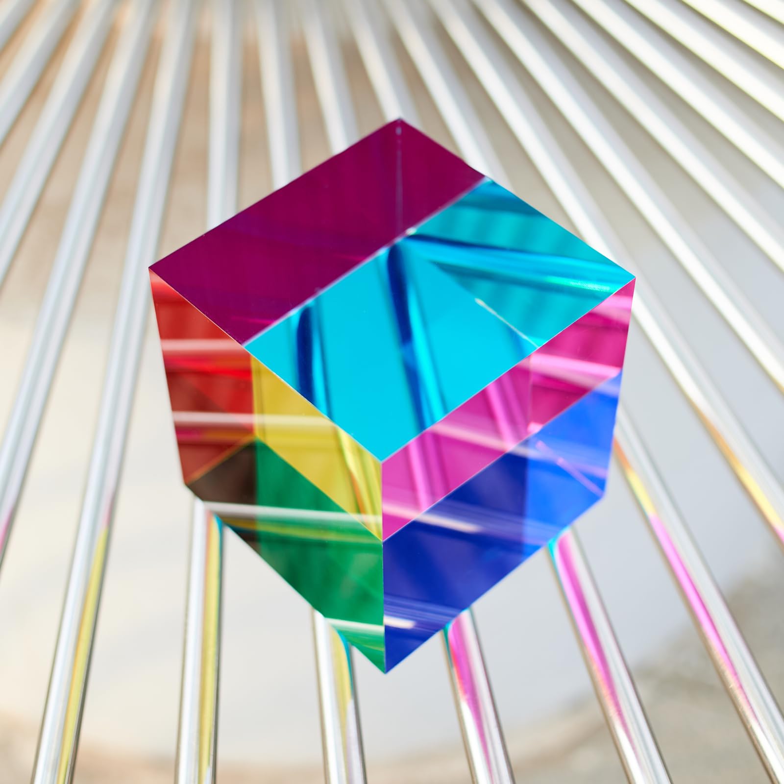 CMY Cube de mélange de couleurs, prisme en acrylique pour l'éducation physique, l'apprentissage et la décoration de bureau, jouets scientifiques et cadeaux pour enfants 80 mm