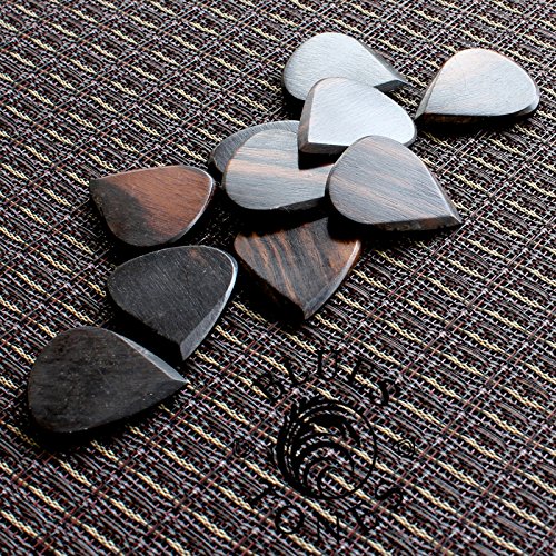 Blues Tones Pack mixte de 4, médiators de luxe - Les Beatles, Paul McCartney, John Lennon, RIngo Starr, George Harrison Blues Tones Pack mixte de 4, médiators de luxe – Image 3