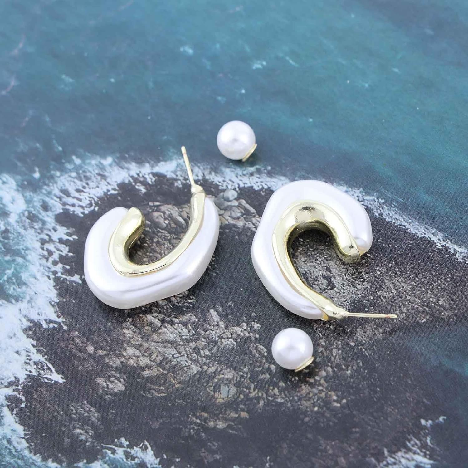 Vintage Pearl Hoop Earrings Pearl C Shape Earrings Chunky Gold Hoop Earrings Boho Pearl Stud Earrings Baroque Pearl Dangle Earrings Jewelry for Women - Image 4