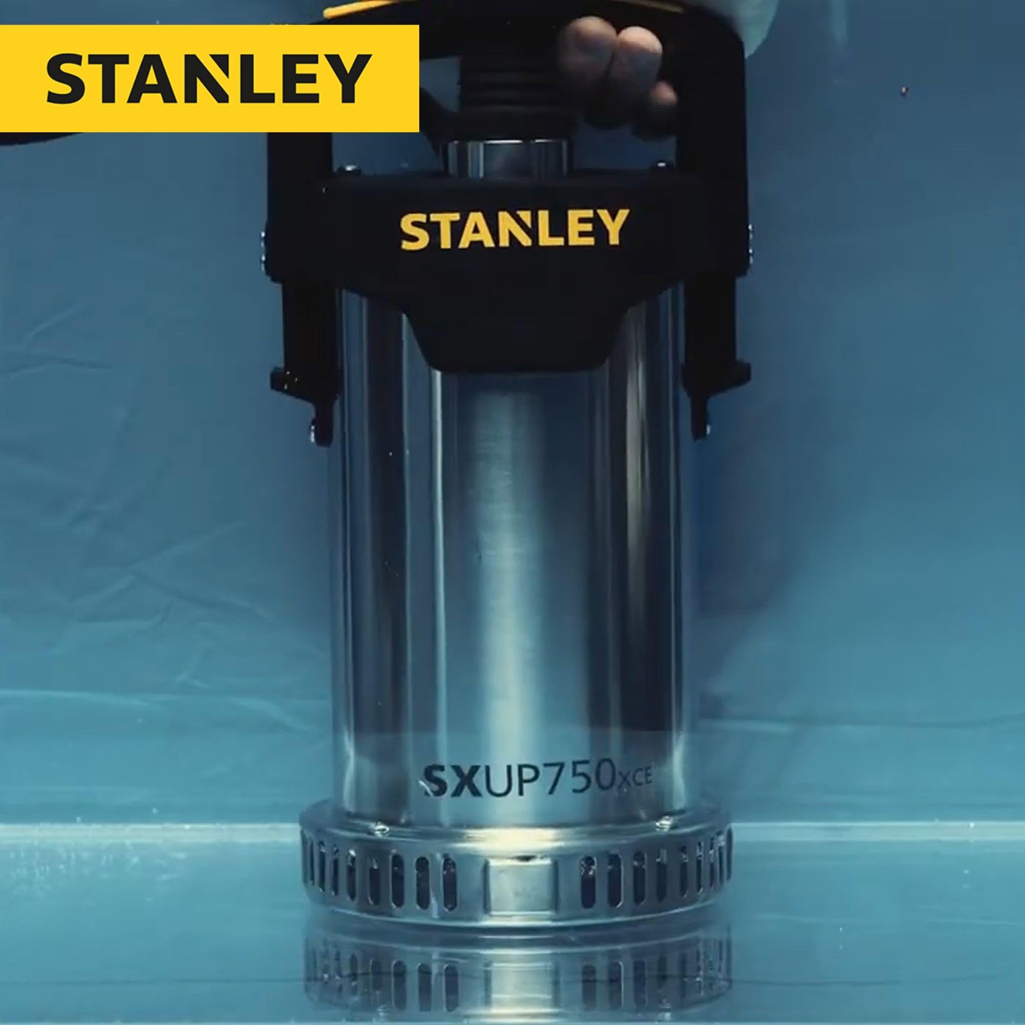 Stanley SXUP750XCE Tauchpumpe für Klarwasser (750 W, Förderleistung max. 11.000 l/h, Förderhöhe max. 8,5 m) A51768 Multicolor