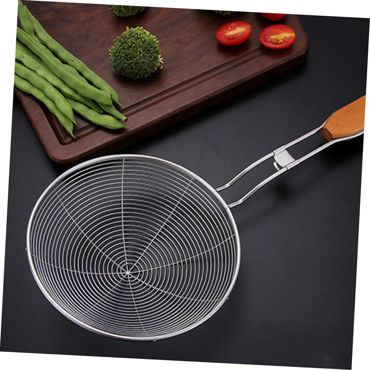 BRIGHTFUFU 1Pc Stainless Steel Mesh Strainer Spoon Skimmer for Cooking and Frying Convenient Wall Storage Design Kitchen Tool