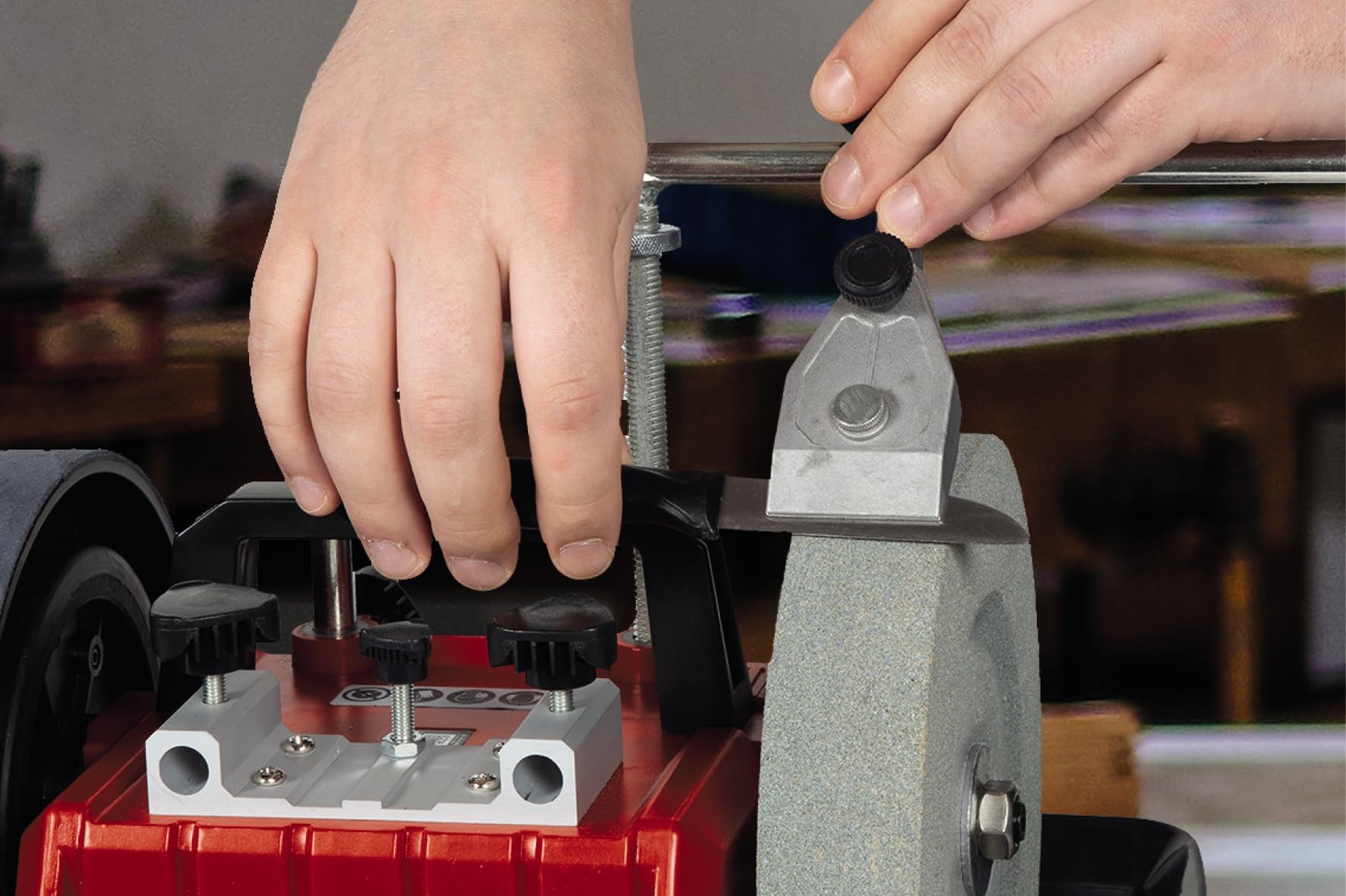 Original Einhell Système d’affûtage pour lames courtes (accessoire spécial pour l’affûteuse à eau TC-WG 200 Einhell, pour lames de longueur 40 à 100 mm)