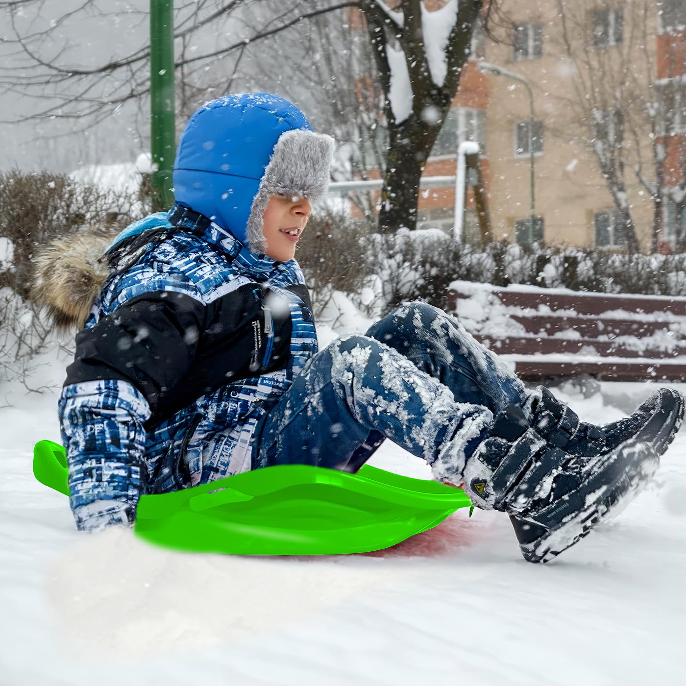 JAMARA 460536 Snow Play Bob Speed 78 cm grün-aerodynamische Bauweise, langlebiger Kunststoff, Bequeme, ergonomische Sitz-/ Liegekuhle für eine optimale Rutschposition, 1kg Leichtgewicht