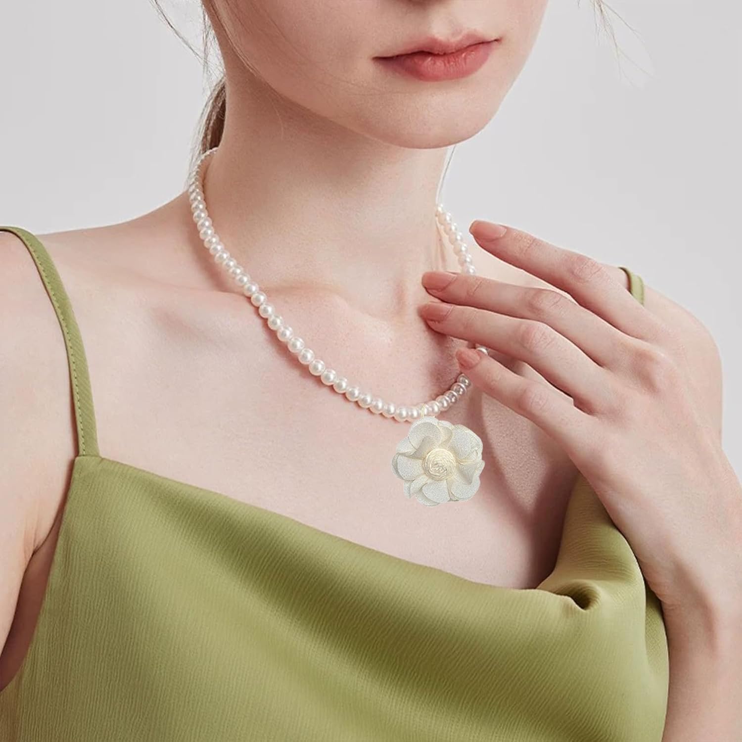 Fabric Flower Pearl Necklace Big Flower Choker White Pearl Floral Necklaces for Women Wedding Bridal Party Aesthetic Jewelry - Image 4