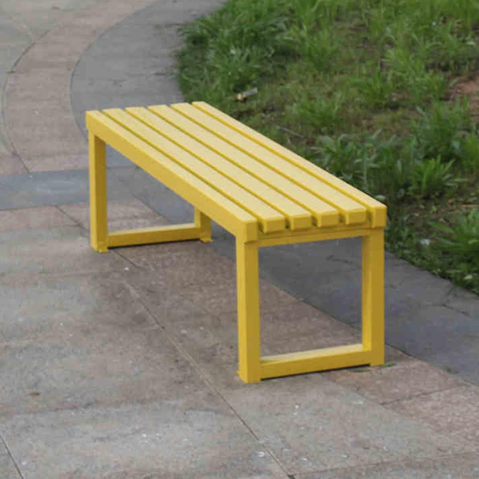 Banc d'extérieur sans dossier robuste pour s'asseoir à plusieurs