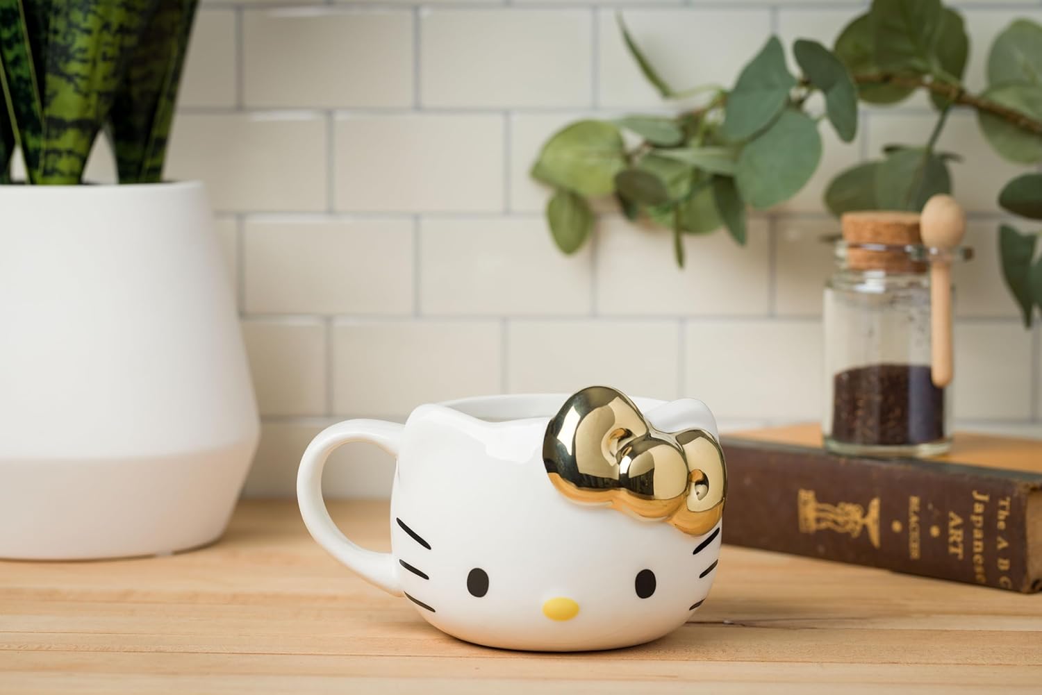 Silver Buffalo Sanrio Hello Kitty Gold Chrome Reflective Bow Ceramic 3D Sculpted Mug, 20 Ounces - Image 7