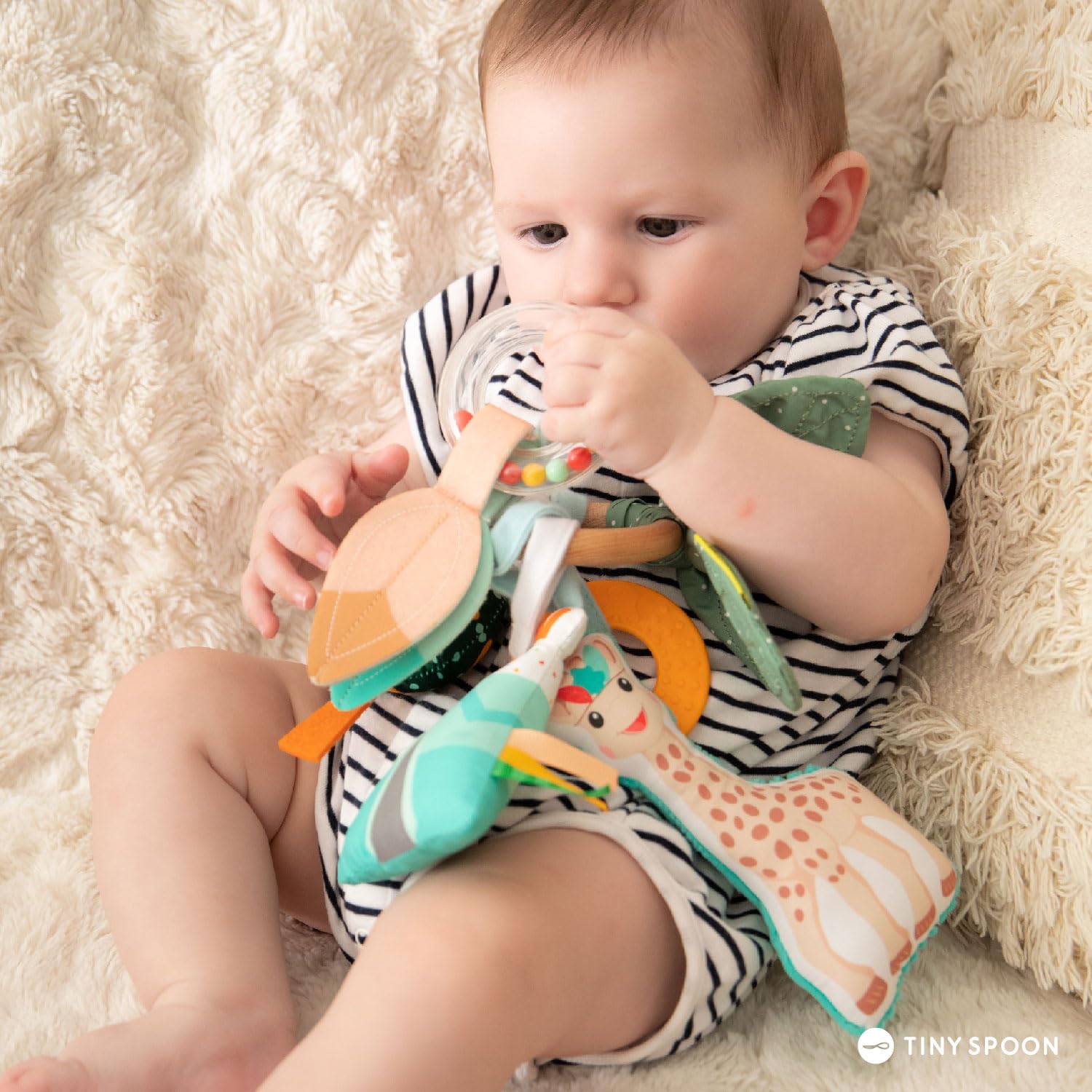 Sophie la Girafe - Pierścień aktywności Sophie la Girafe - Gry Przebudzenia - Różne materiały, Tekstury i Kolory - Dla dzieci od 3 miesiąca życia