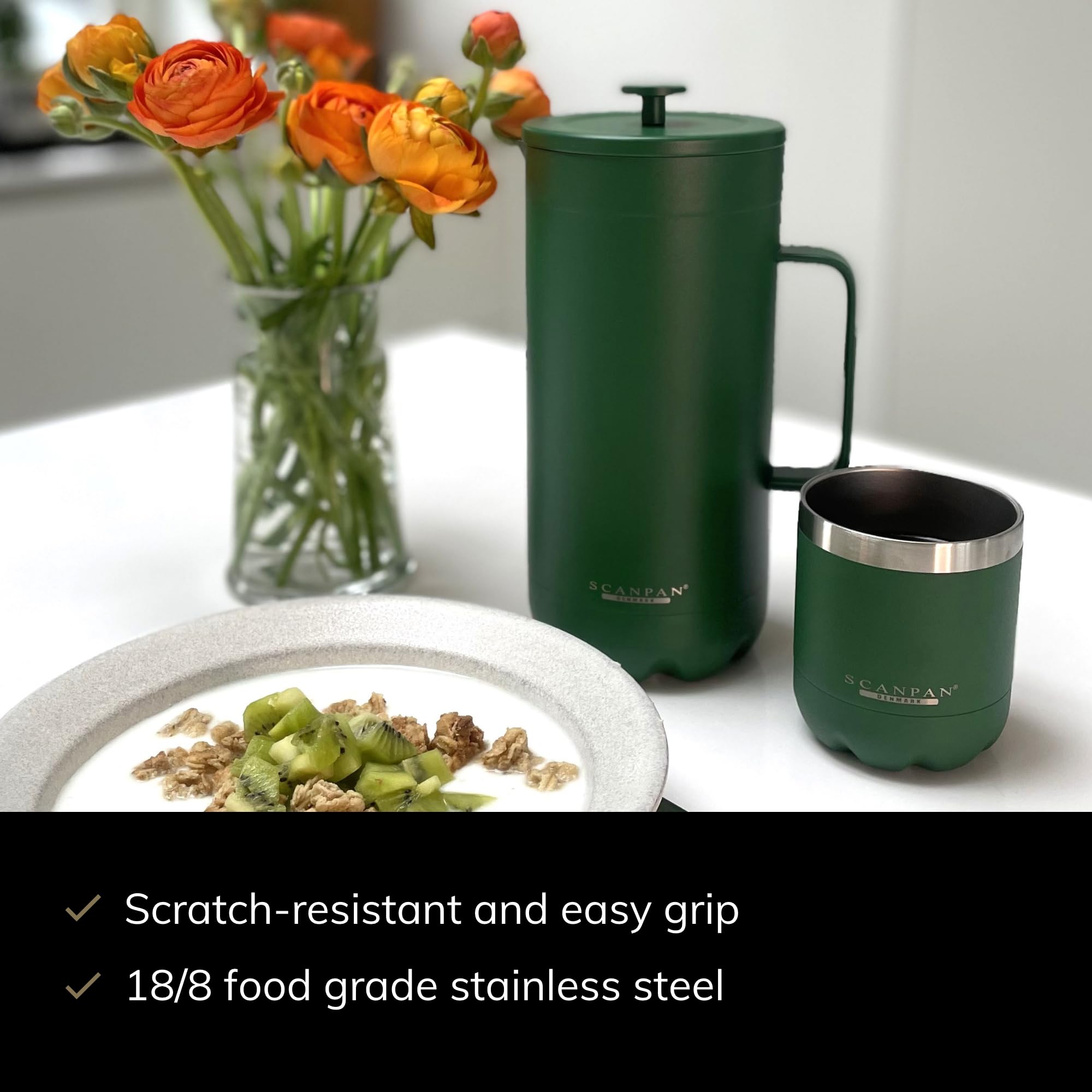 Scanpan TO GO - Cafetera de prensa francesa de 1,0 L (verde bosque) + 4 tazas de vacío de 250 ml (verde bosque) - Acero inoxidable 18/8 de grado alimenticio - Revestimiento antiarañazos - Apto para
