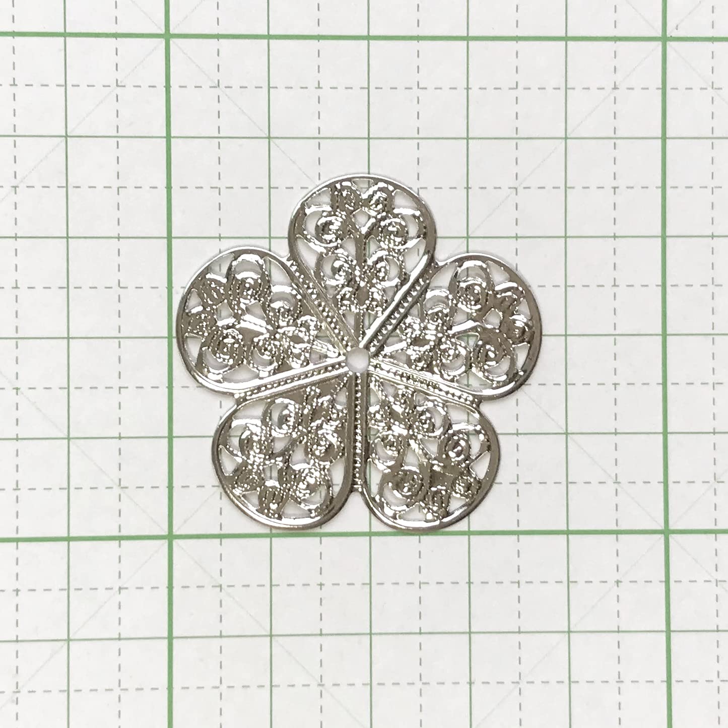 Amazon.co.jp: 【ハンドメイド素材店チャチャ】シルバー 花型 透かし