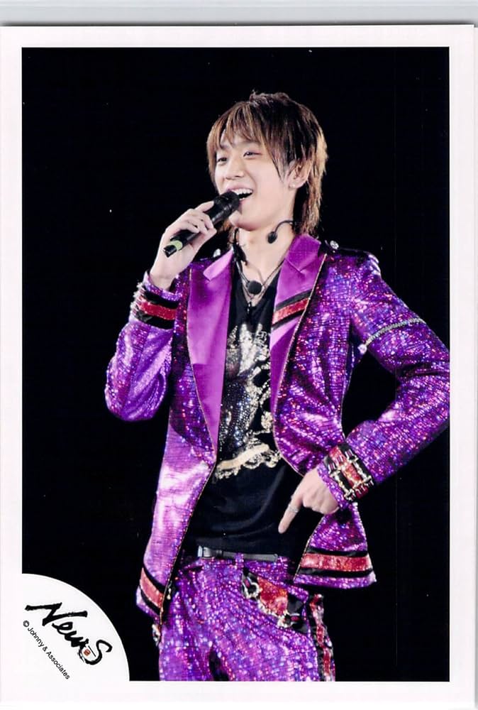 Amazon.co.jp: NEWS 小山慶一郎 【公式写真・スリーブ付き】 a