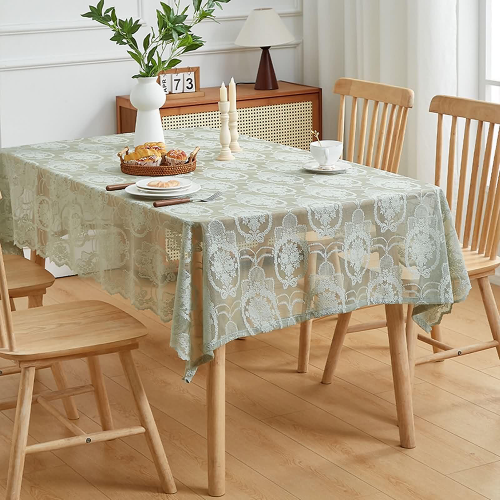 Nappe broderie florale vert de prestige 132x230 haut de gamme