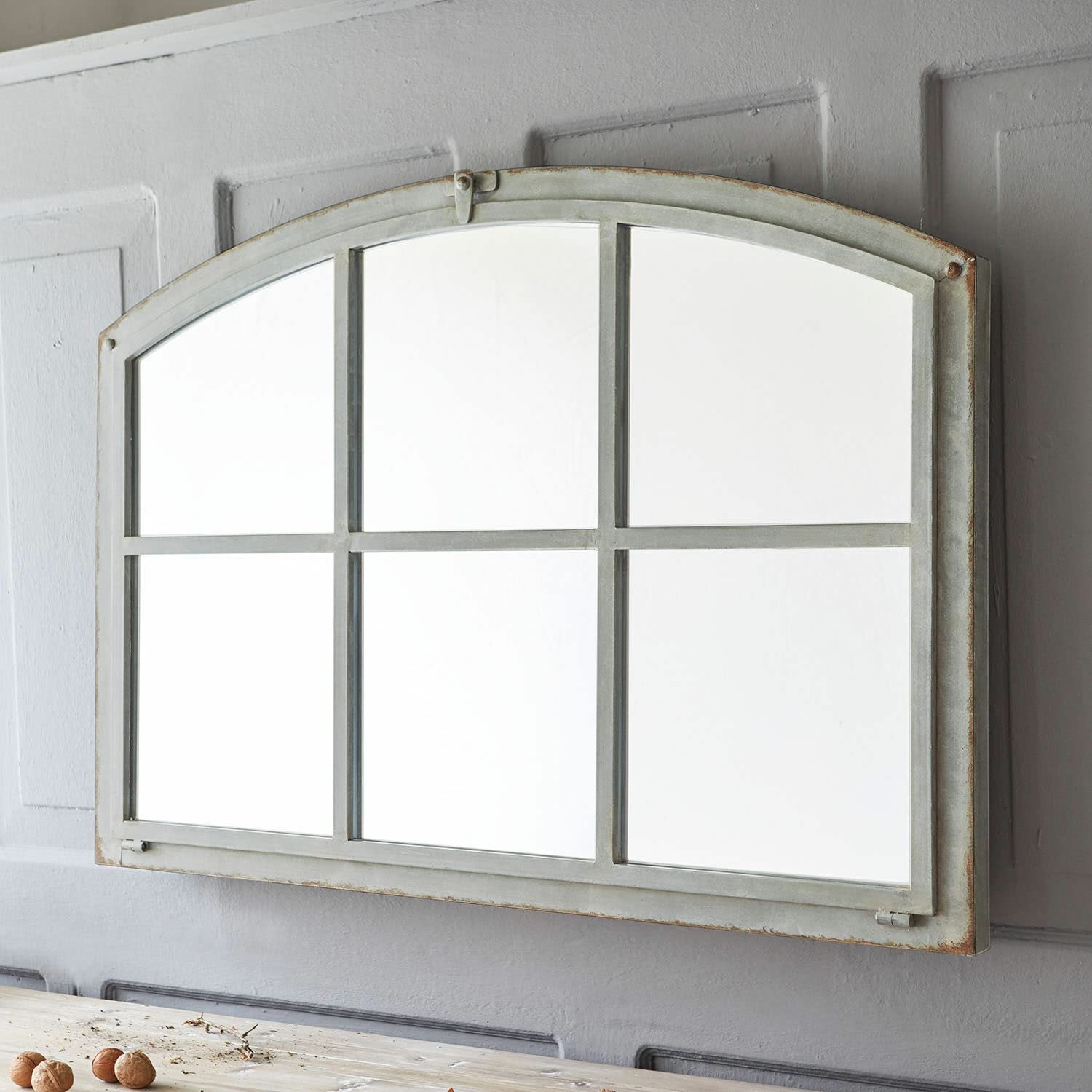 Loberon Spiegel Bayaert, Luxuriöse Nostalgie, Erinnert an Historische Fenster, Antik-Finish, Wohn-Accessoire, Eisen, Spiegelglas, antikgrau | Luxuriöse Nostalgie, Erinnert an Historische Fenster, Antik-Finish, Wohn-Accessoire, Eisen, Spiegelglas