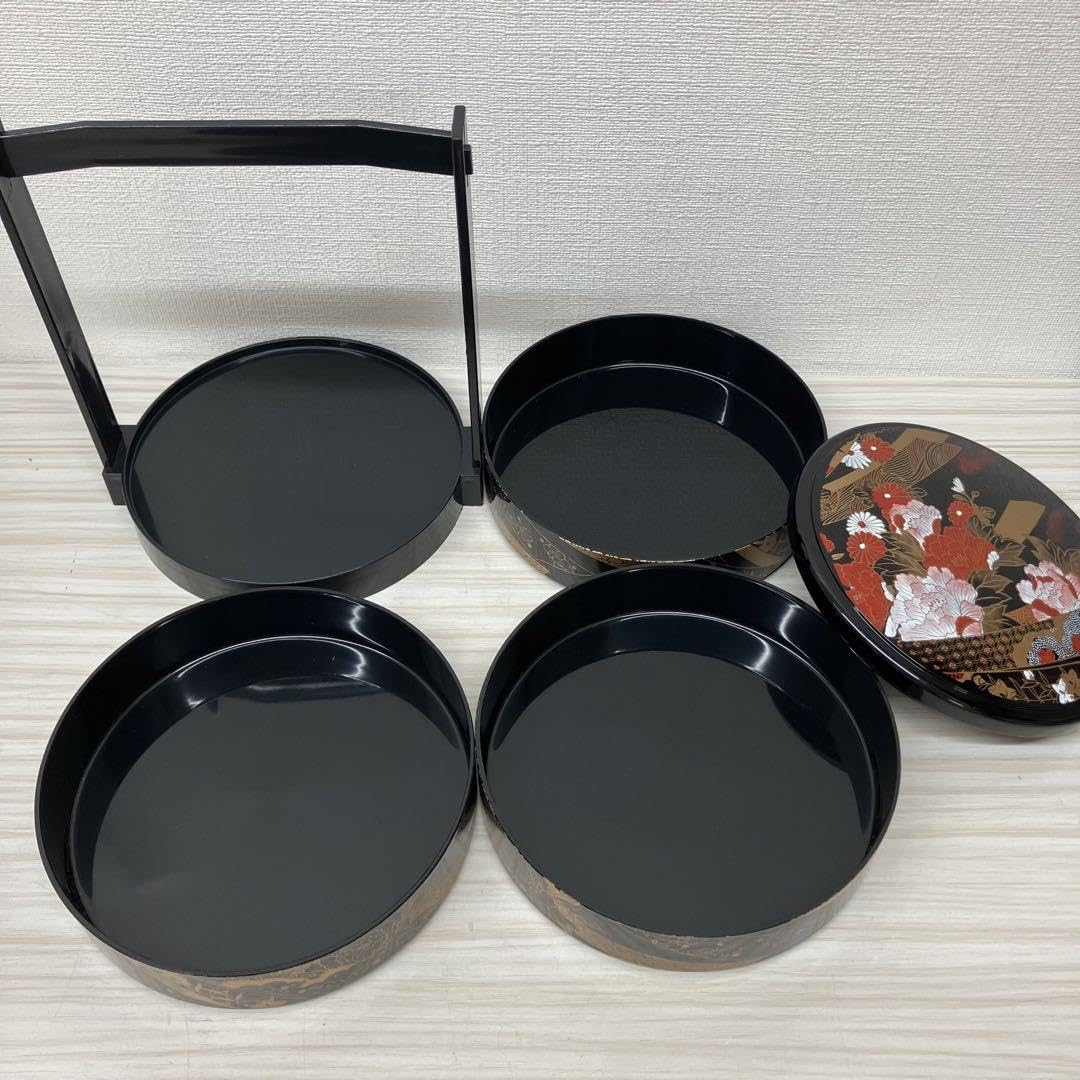 漆塗りの 丸型3段重ですお雛様や、お花見に如何でしょうか Amazon.co.jp: 手持ち付 三段お重 漆器 おせち お花見 重箱 丸型 円形