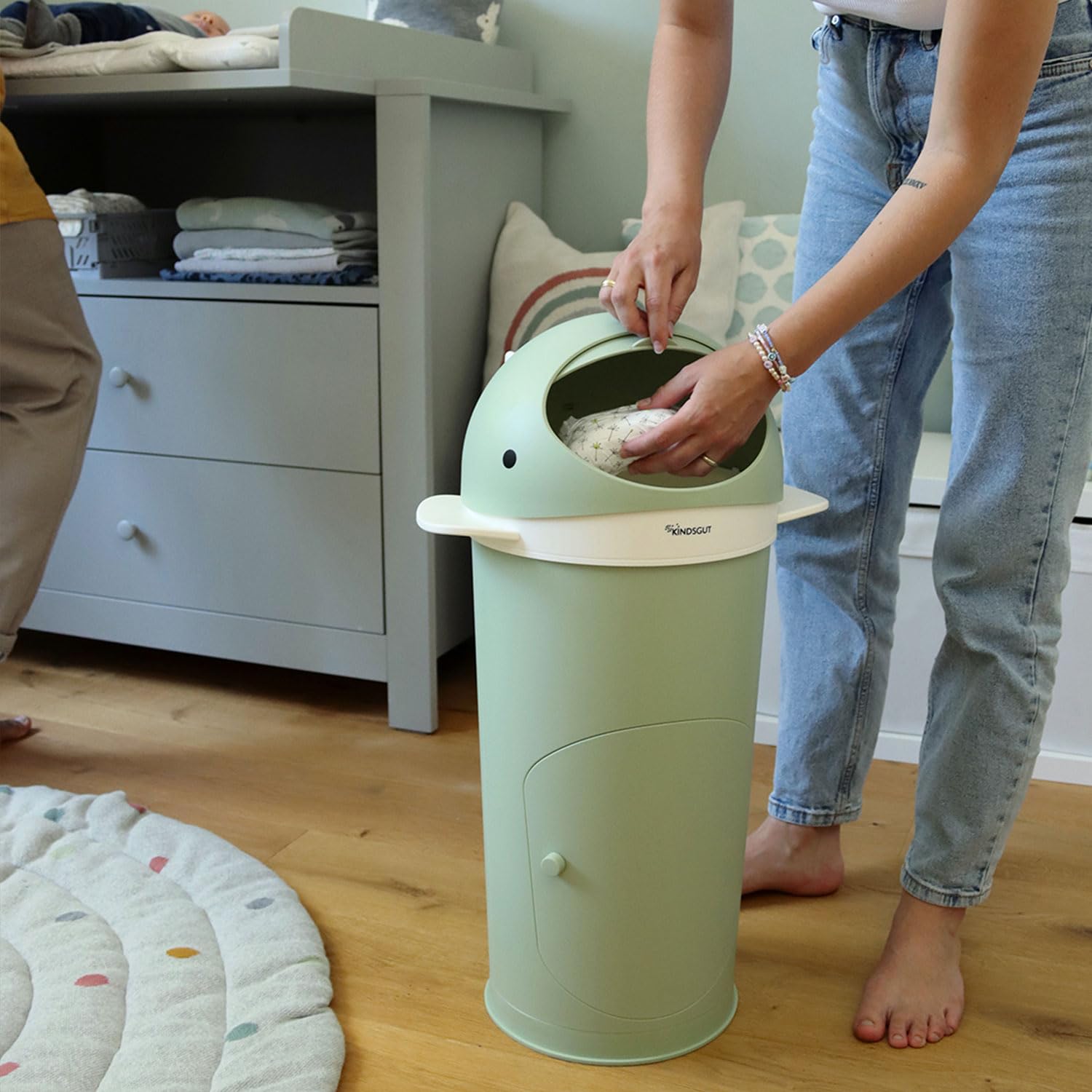 Kindsgut Windeleimer Wal Pistazie inkl. Nachfüllfolie, geruchsdicht durch doppelte Geruchsklappe, leichte Reinigung, schönes Wal-Design