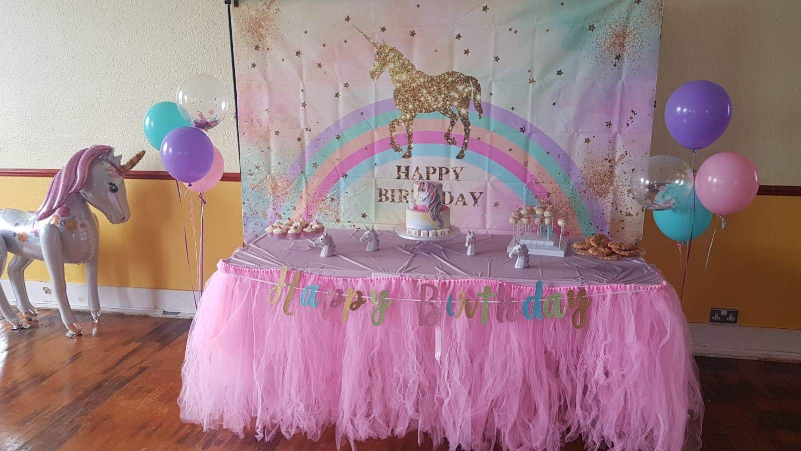 Sfondo di compleanno unicorno arcobaleno baby shower