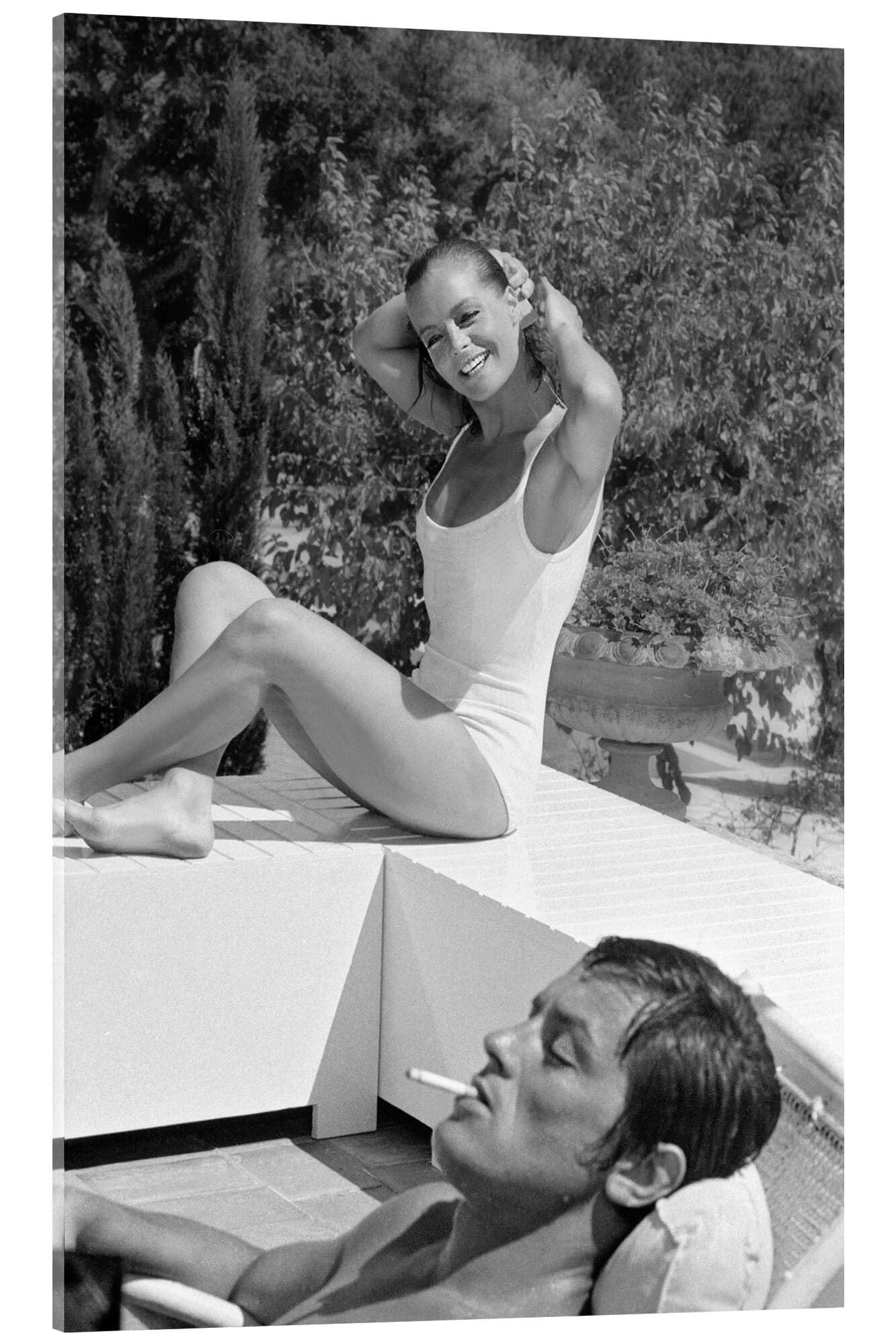 Romy Schneider und Alain Delon, Der Swimmingpool, 1968 Acrylglasbild | 40 x 60 cm Schwarz-Weiß Wandbilder Wanddeko