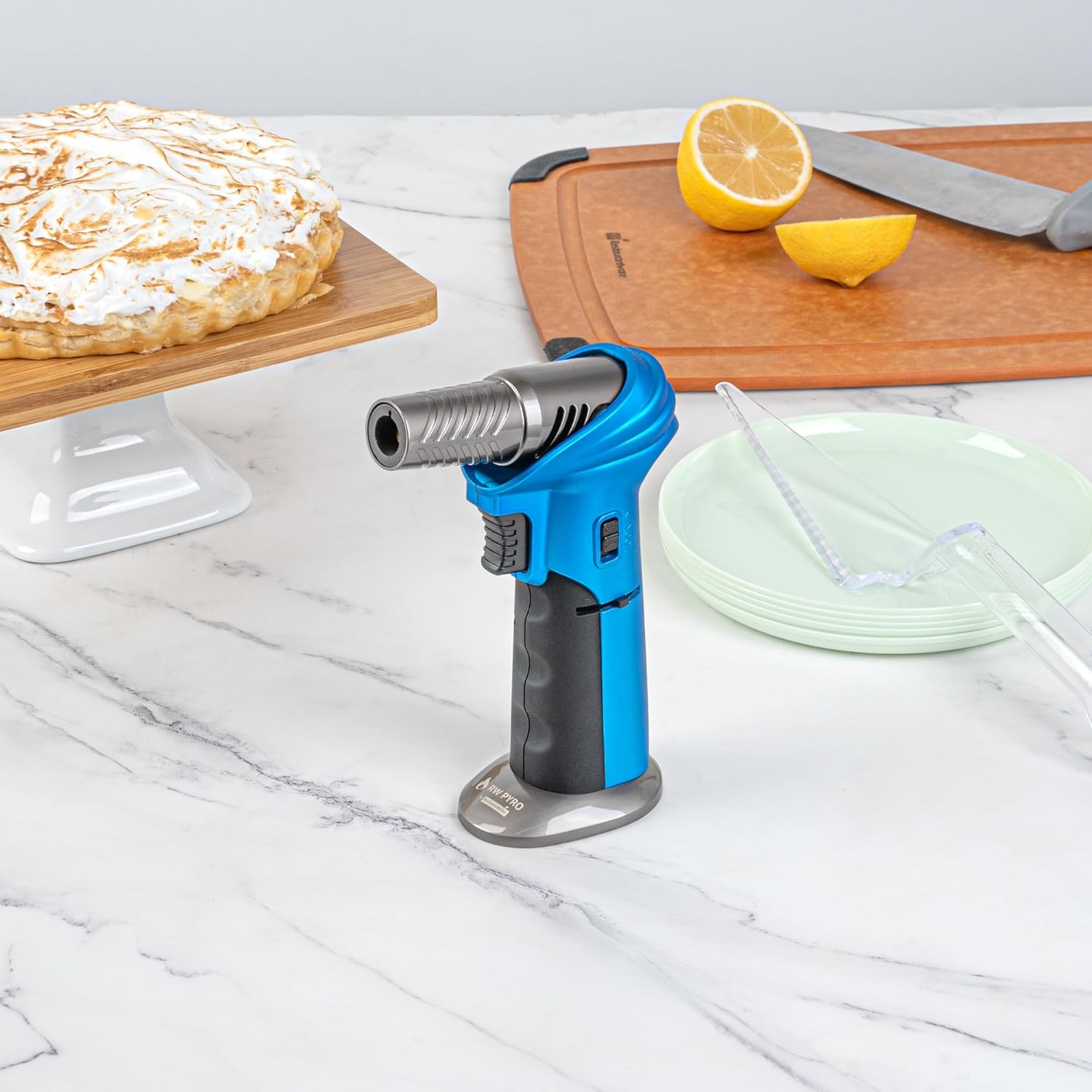 Restaurantware Kitchen Torch 1 Count 4.3 x 2.7 x 5.9 Inches Adjustable Culinary Torch Butane Flame Zinc Alloy Safety Lock Blue