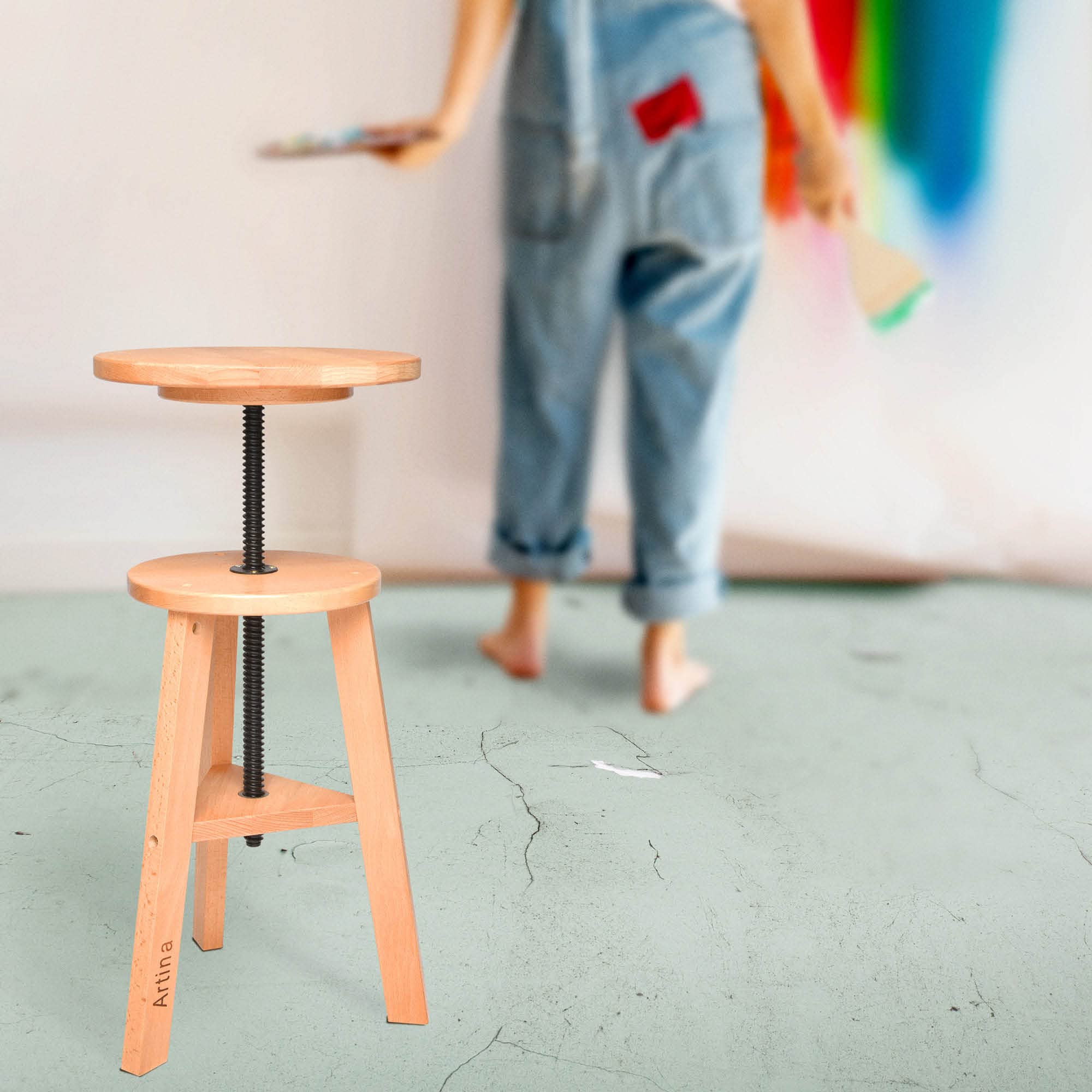 Artina Arles Taburete Redondo de Madera para Pintar – Taburete de Madera Ajustable en Altura, Taburete de Studio – Taburete de Taller con 3 piernas de Madera de Haya masiva – Taburete Giratorio