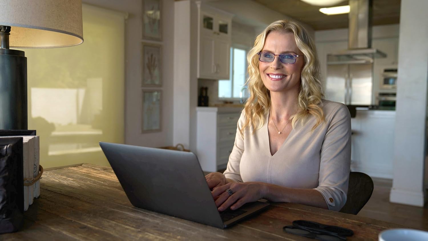 Always With You ThinOptics Blue Light Blocking Reading Glasses for Computers & Screens - Ultra Lightweight and Durable - Image 4