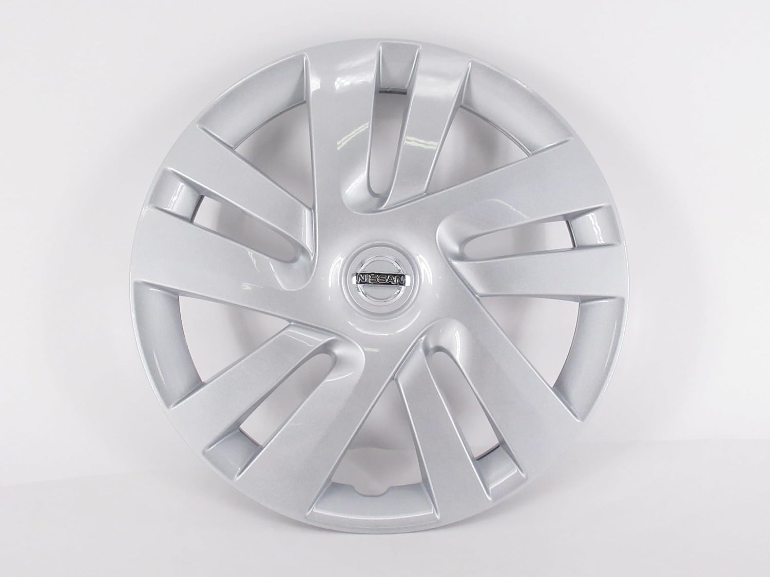 OEM Factory Single Wheel Hubcap 40315-3LM0A 403153LM0A for Nissan NV200 2013-2020.