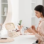 Prite Grand sac de maquillage Cute Cosmetic Bag pour les femmes Sac de toilette Sac de voyage Make Up Organizer Bag (Strawberry) . Vanité, Soft, Léger, Grande Capacité, Organisateur, Esthétique, Mignon, Poignée, Fermeture, Brosse Mesh, Lavable