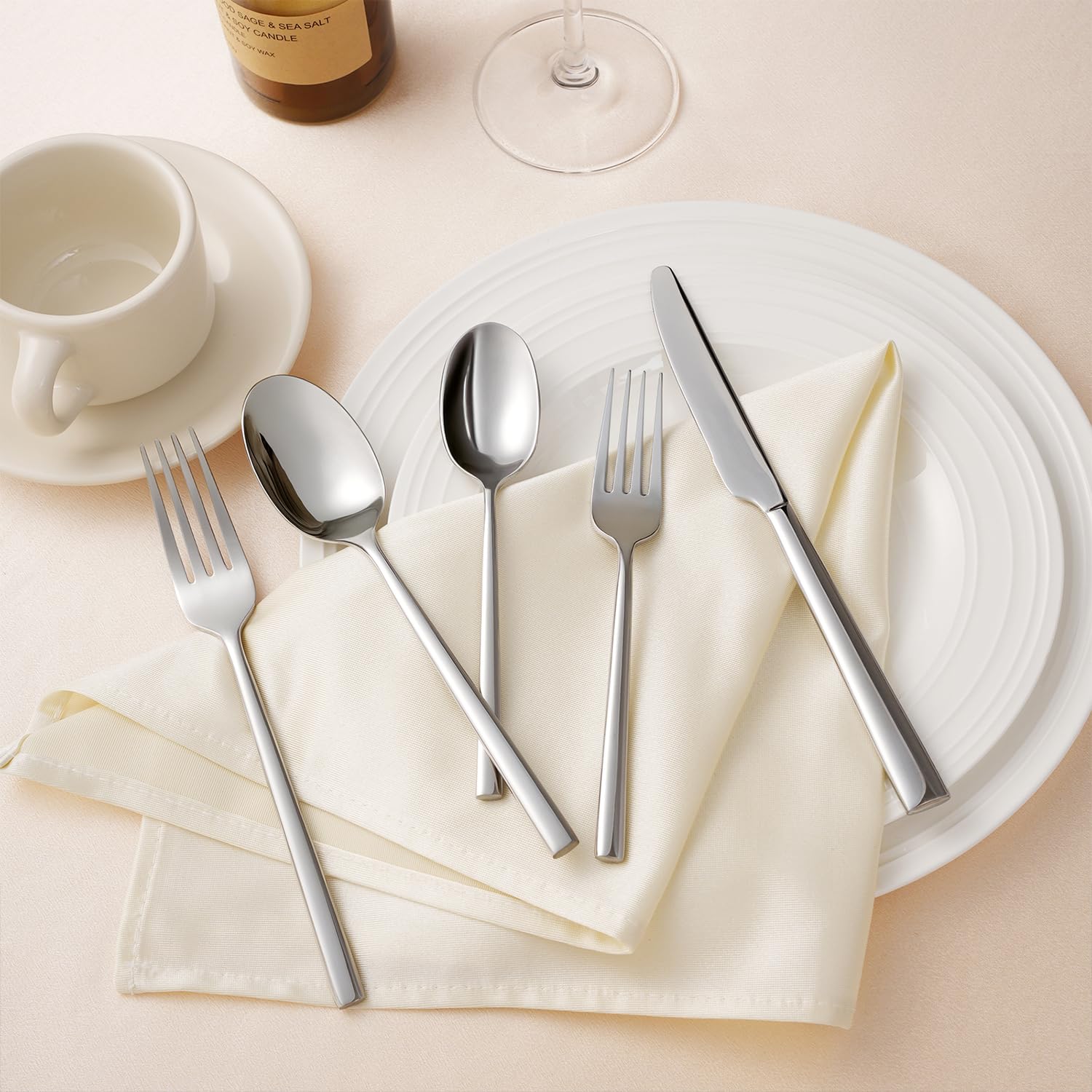 HIKAA Edelstahl Besteck Set 12 Personen, 60-Teilig Geschmiedetes Essbesteck | Premium-Edelstahl 18/10 Besteck für Haushalt, Hochzeit, Party, Cutlery Set Hochglanzpoliert und Spülmaschinenfest(Silber)