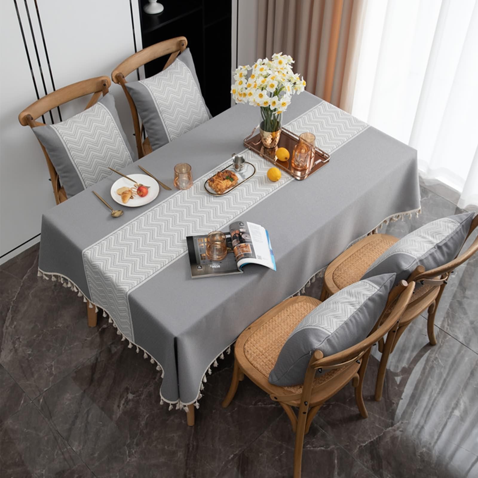 Nappe rectangulaire 140x240cm en polyester jacquard Beydodo