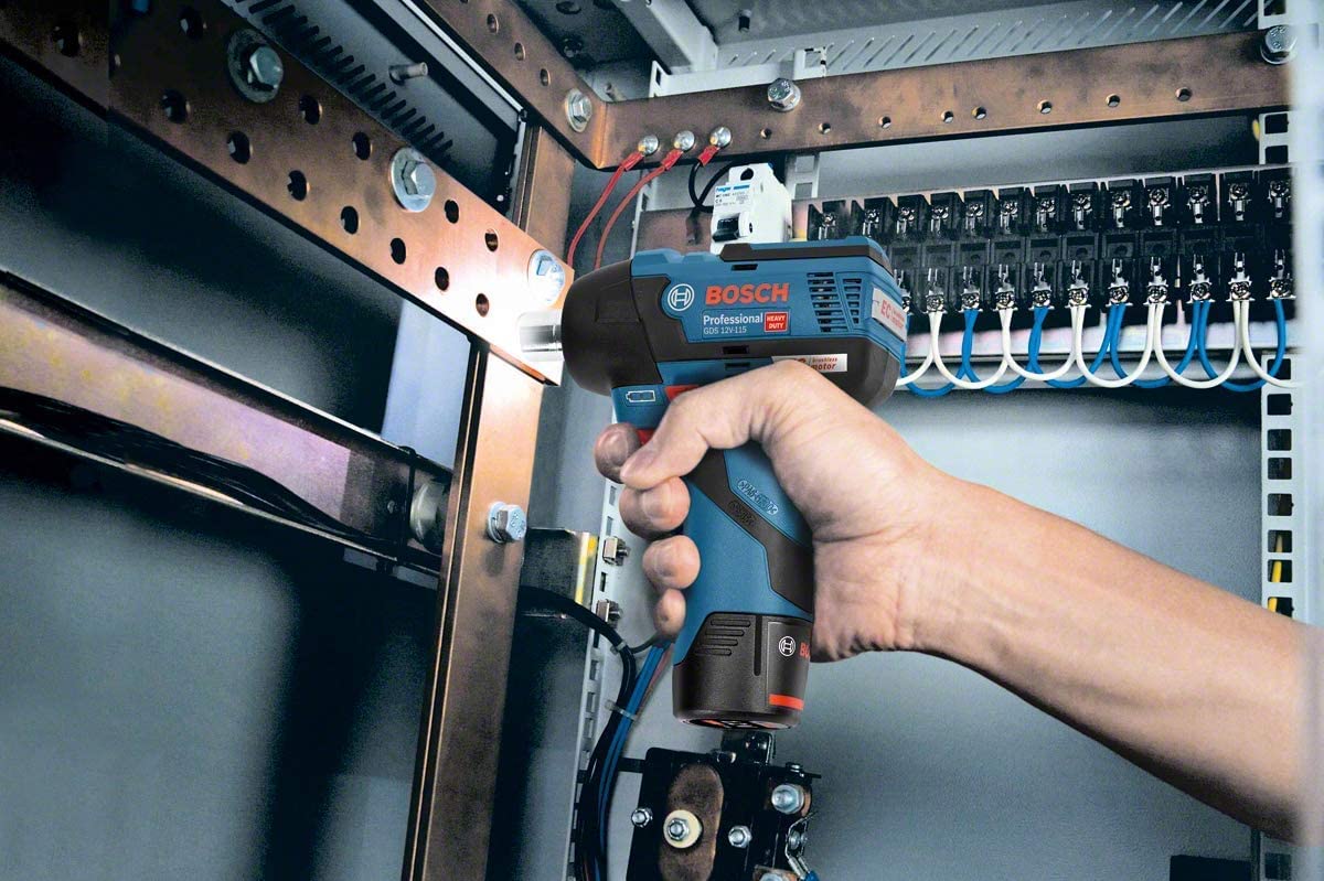 Bosch Professional system 12V: akumulatorowy klucz udarowy GDS 12V-115 (maksymalny moment obrotowy 115 Nm, liczba udarów 0 – 3 100 min–1, walizka L-BOXX)