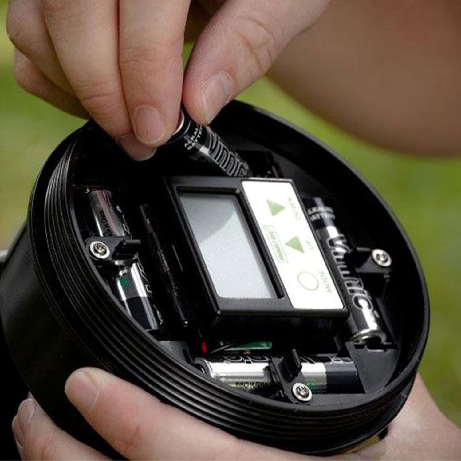 Moultrie 30-Gallon Deer Feeder Standard, All-in-One Quick-Lock Feeder Kit : Sports & Outdoors
