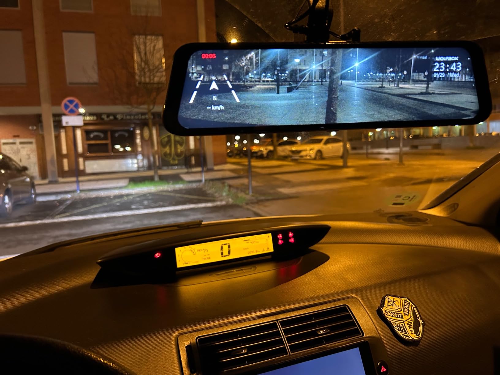 Retrovisor central RutaVision instalado