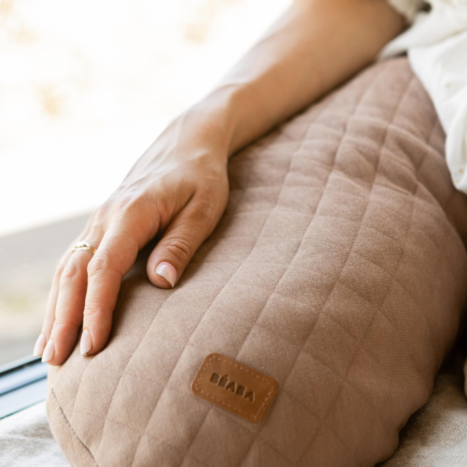 BÉABA Big Flopsy – Cuscino Allattamento e Gravidanza, Multifunzionale, Ideale per Dormire e Allattare, Supporto e Comfort Ottimale, Riposo Notturno, Tessuto Cotone Oeko-Tex – Cacao