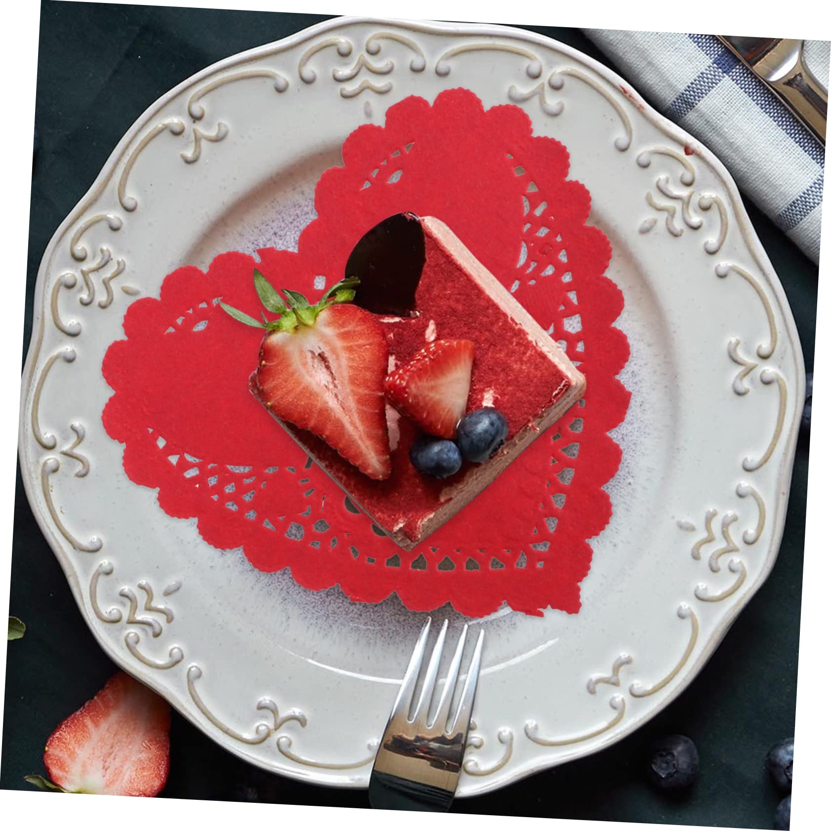 SOLUSTRE 300Sheets Mini Heart Doilies Paper Placemats Heart Lace Doilies for Cakes Desserts Party Foods Weddings Special Occasions