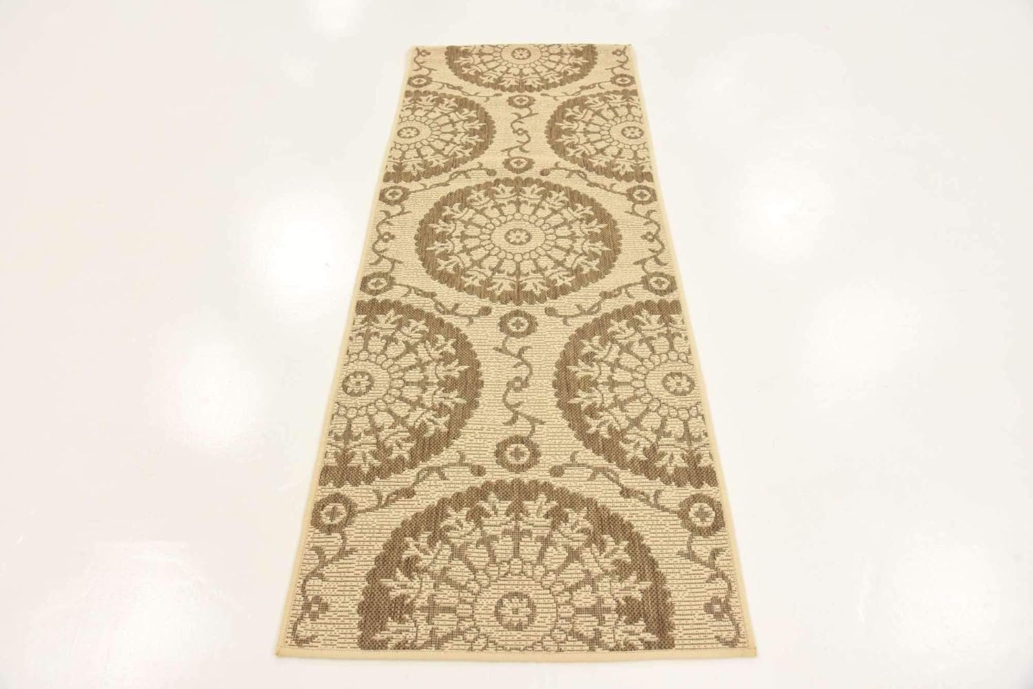Unique Loom Outdoor Botanical Collection Area Rug - Medallion (2' 2" x 6' 1" Runner, Brown/ Beige)