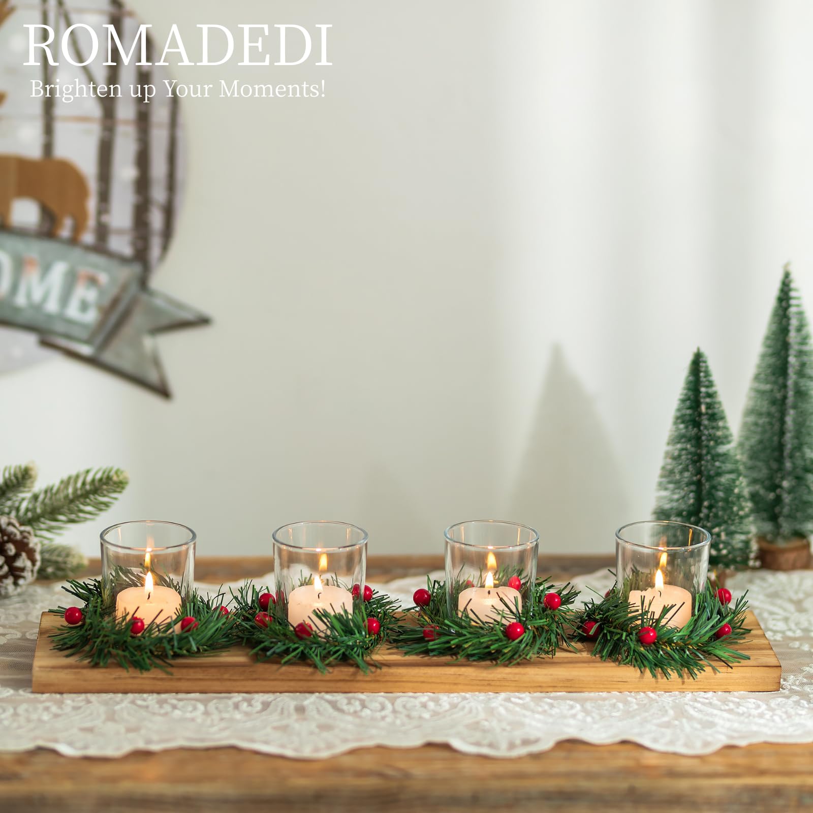 Romadedi Bougeoir de Noël pour centre de table - Décoration rustique - 4 photophores avec mini couronnes de Noël - Plateau en bois pour table de dîner d'hiver - Cadeau de 41 cm