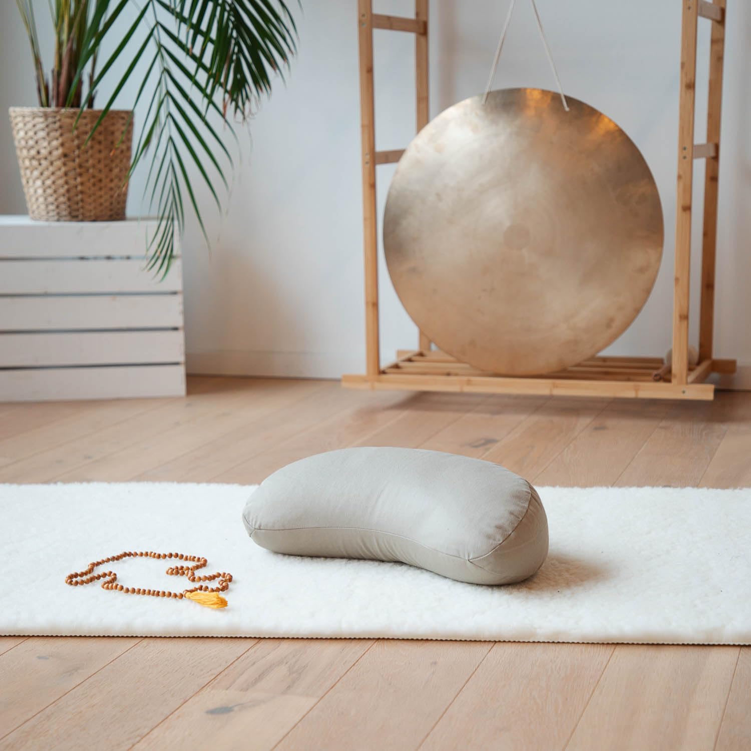 Bodhi Meditationskissen Halbmond | Yogi MOND ECO | Bezug aus 100% Bio-Baumwolle | Yogakissen halbmondförmig mit Buchweizenfüllung | Halbmondkissen für Yoga & Meditation