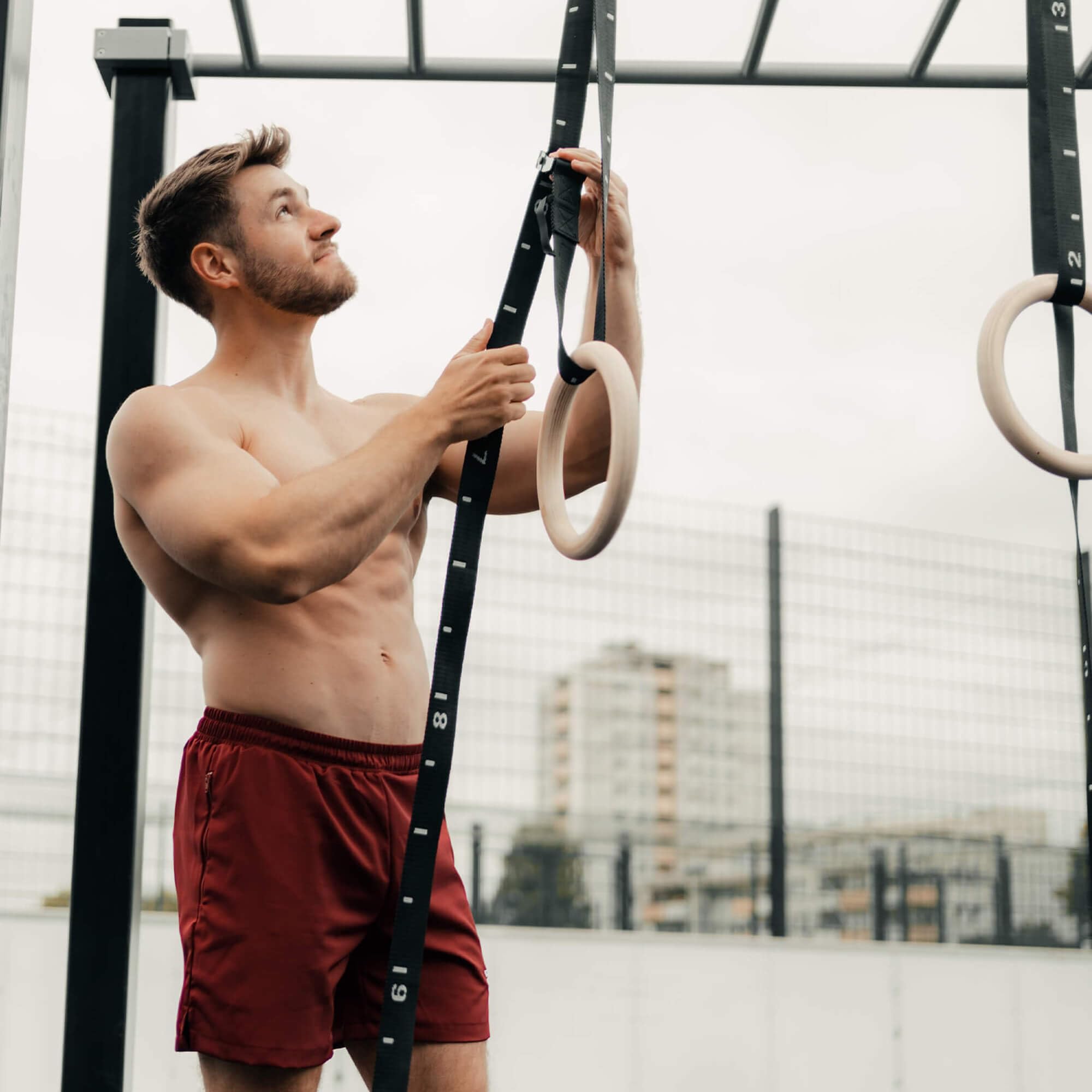 GORNATION Turnringe Holz, Gym Rings, Calisthenics Ringe, Turnen, Fitness, Olympische Gymnastikringe + Befestigungsgurte mit Markierungen & Tasche für Indoor & Outdoor Training