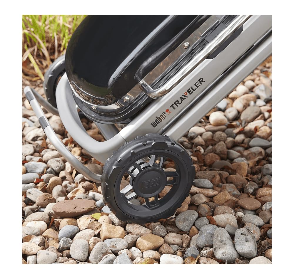 Weber Traveler Gasgrill/Klappbarer tragbarer Gasgrill mit Rädern, automatischer Deckelverriegelung und integriertem Thermometer, 1 Brenner, 111 cm Breite, 2065 cm² Grillfläche, schwarz