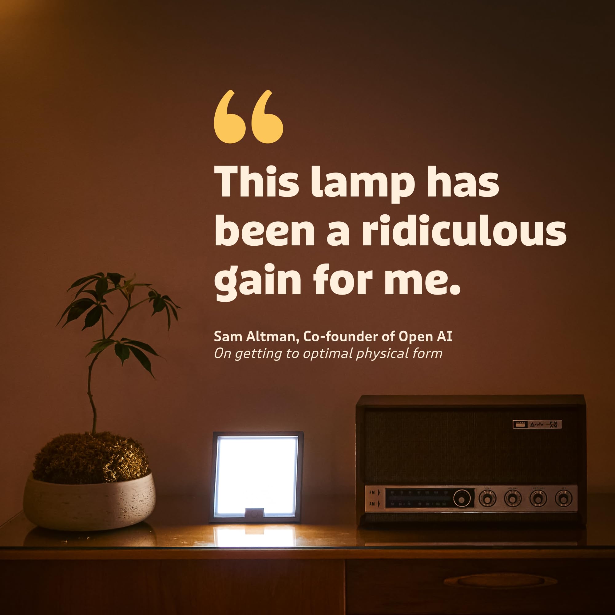 Circadian Optics Luxy - Lámpara de escritorio de terapia de luz, como se ve en Shark Tank, 10.000 LED de espectro completo sin rayos UV, ultra compacta y portátil, lámpara de luz solar para azules
