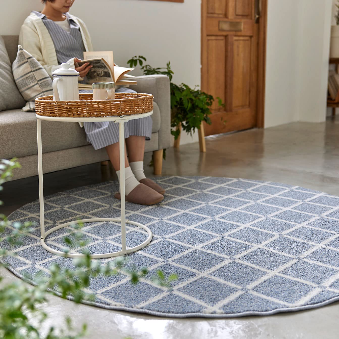 Amazon｜スミノエ(Suminoe) ラグ ブルー 円形 150×150cm 洗える 滑り
