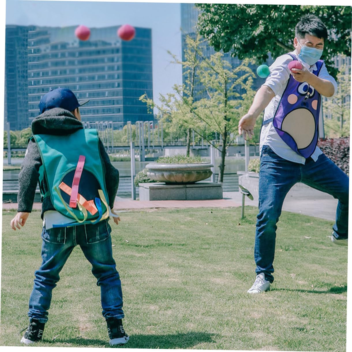 BESTonZON 1 Set Chaleco y Bolas Adhesivas para Juego de Equipo, Juguete para Niños al Aire Libre, para Desarrollo de Habilidades Sociales y Motoras Color Aleatorio