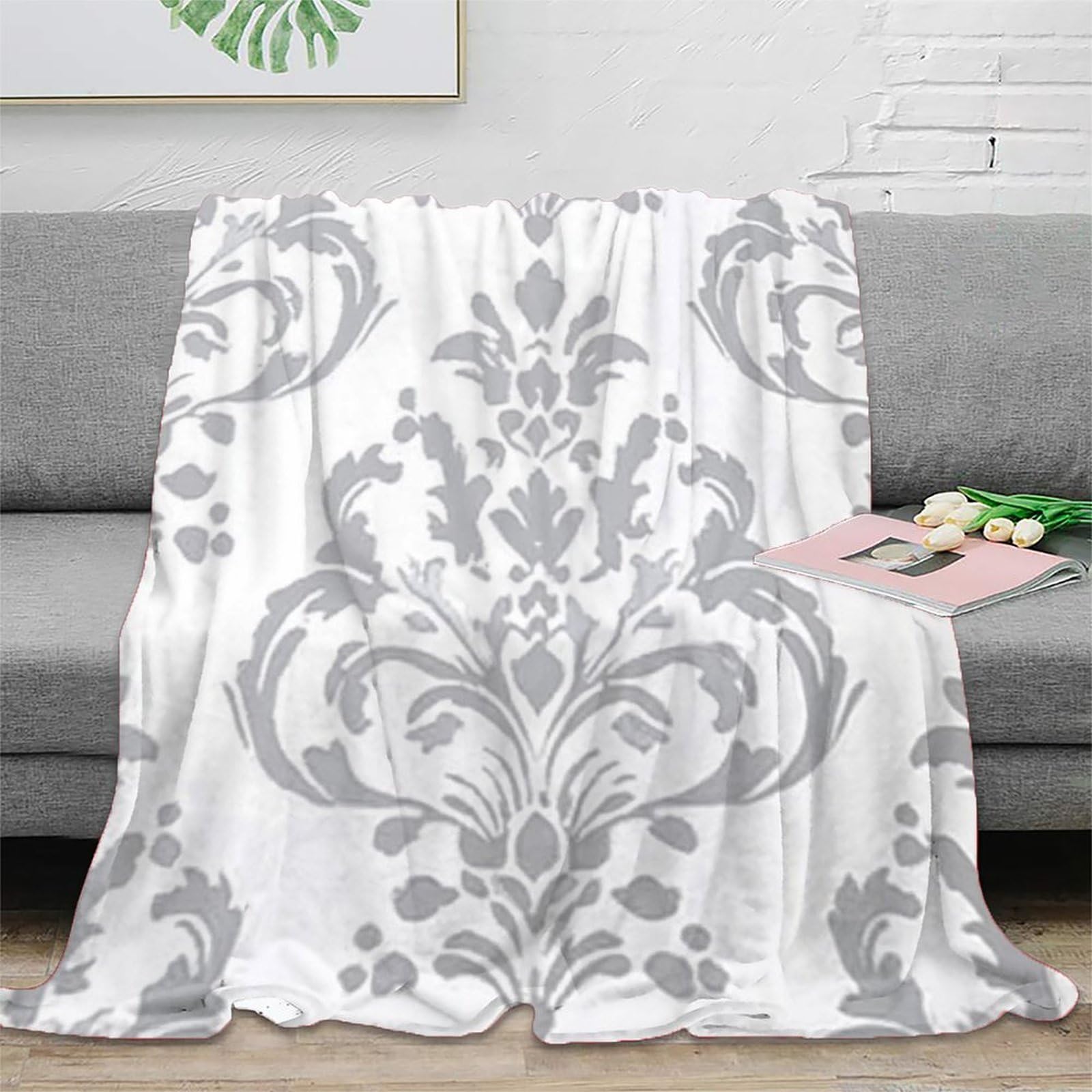 Couverture polaire motif damas 3D grise 150x200 en microfibre douce